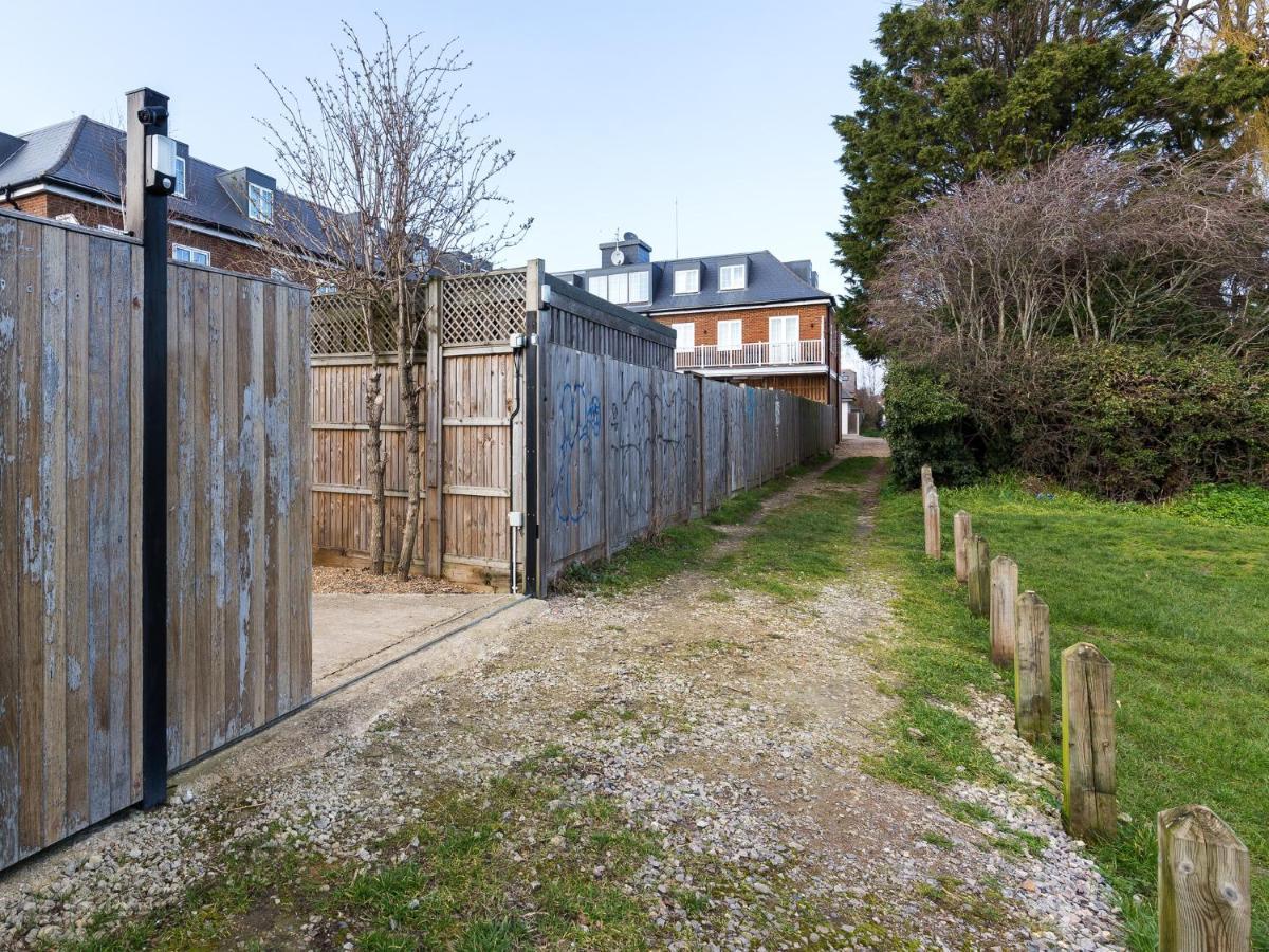 הוילה Pass The Keys Whitstable Shepherds Hut Minutes From The Harbour מראה חיצוני תמונה